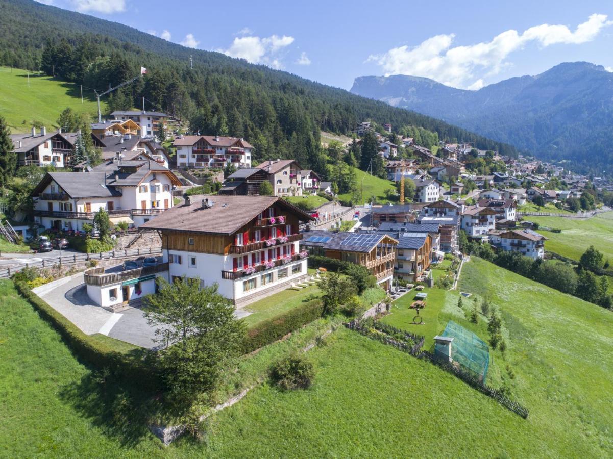 Dolomitenblick أورتيسايْ المظهر الخارجي الصورة